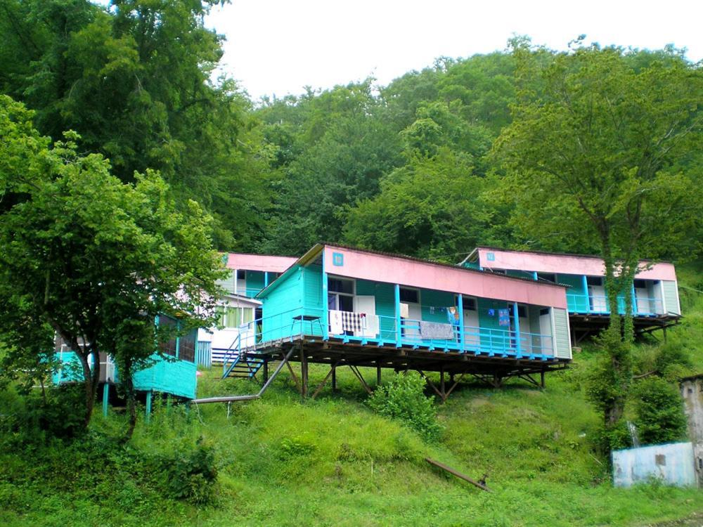 Золотая Бухта База Отдыха Pitsunda Exterior foto